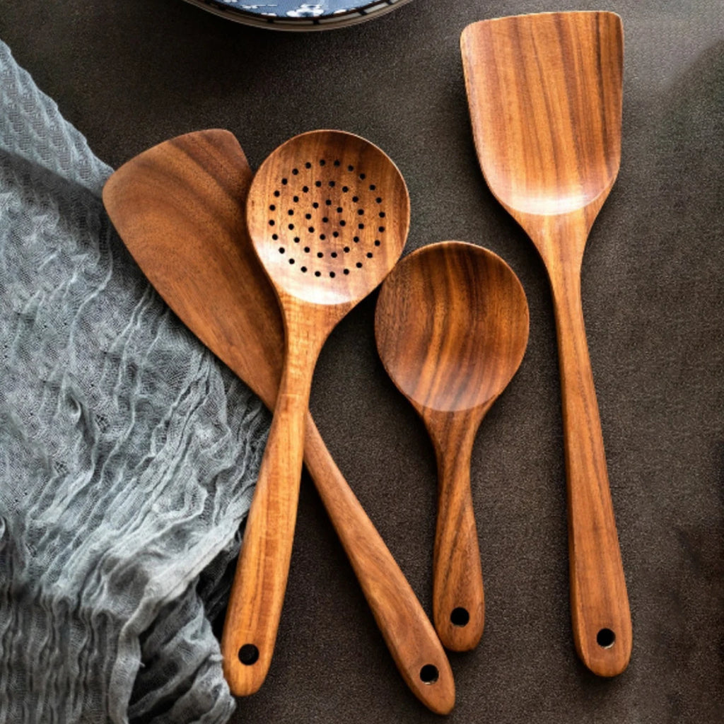 Ensemble ustensiles pâtisserie en bois avec seau de rangement